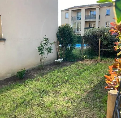 Appartement Tres Calme, 800 M De Le Cite
